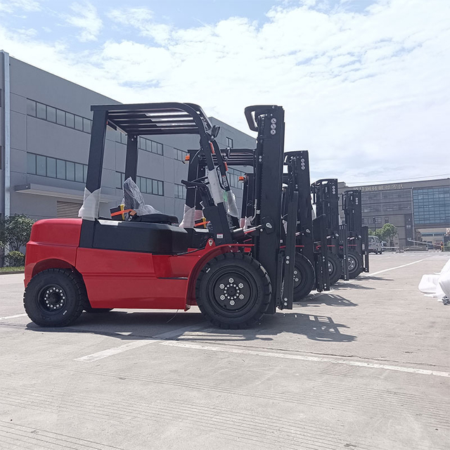 Xe n&acirc;ng điện ắc quy ngo&agrave;i trời 3,5 tấn