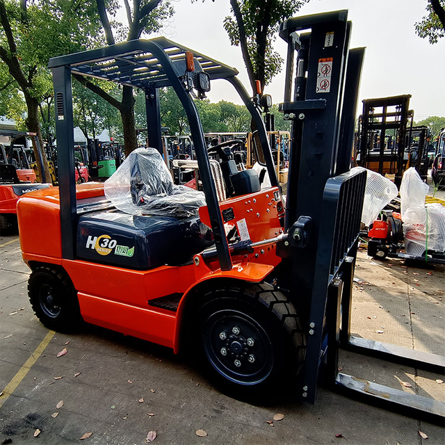 3 Tonnen roter automatischer Dieselstapler CPCD30 zum besten Preis